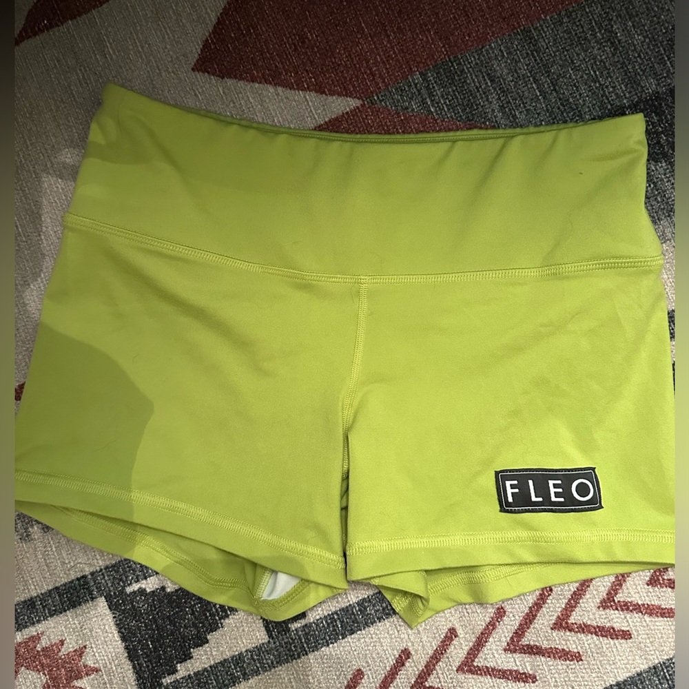 Fleo Short
